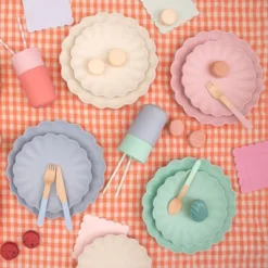 Meri-Meri Meri Meri Large Pink Reusable Bamboo Plates (Pack Of 6) -Roommates Store GUEST 530c2601 eb70 450b a166 8904fa0b9238