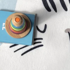 NuLOOM Adalynn Sleepy Cat Kids Machine Washable Area Rug -Roommates Store GUEST d165f8e3 1958 4ec2 985e 9adf46dd0568