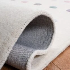 Safavieh Kids SFK805 Hand Loomed Area Rug - Safavieh -Roommates Store GUEST fadc5e28 7365 4442 909e a3b4b8947914